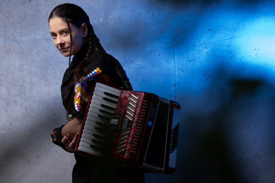 „Muzyka jest krajobrazem kultury kraju” – rozmowa z Karoliną Cichą
