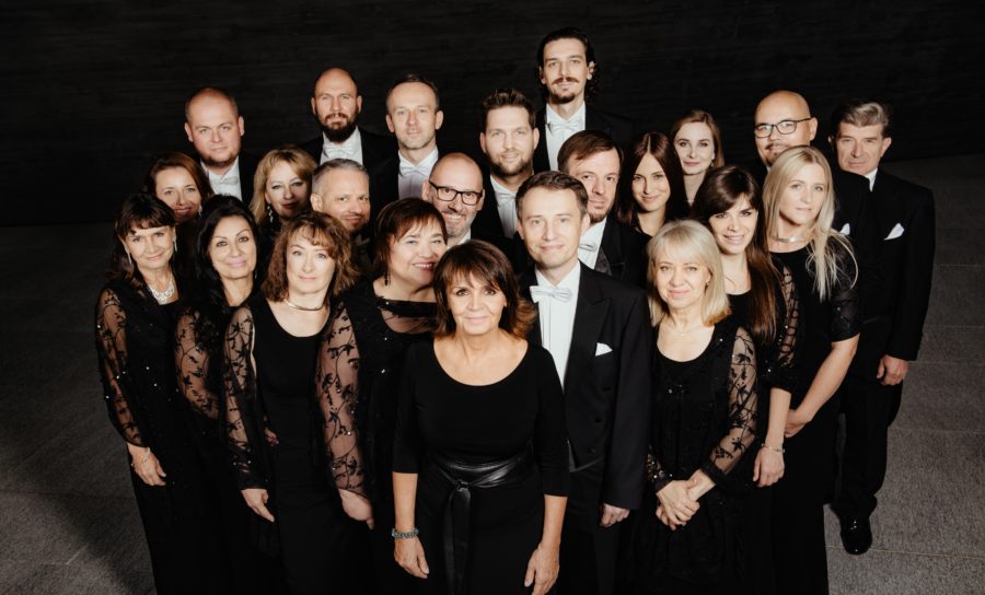 Za batutą. Rozmowa z Anną Szostak