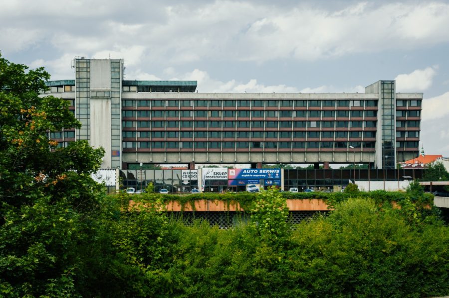 Co było, a nie jest. Przełomowy i przełamany – czego symbolem jest Hotel Forum w Krakowie?