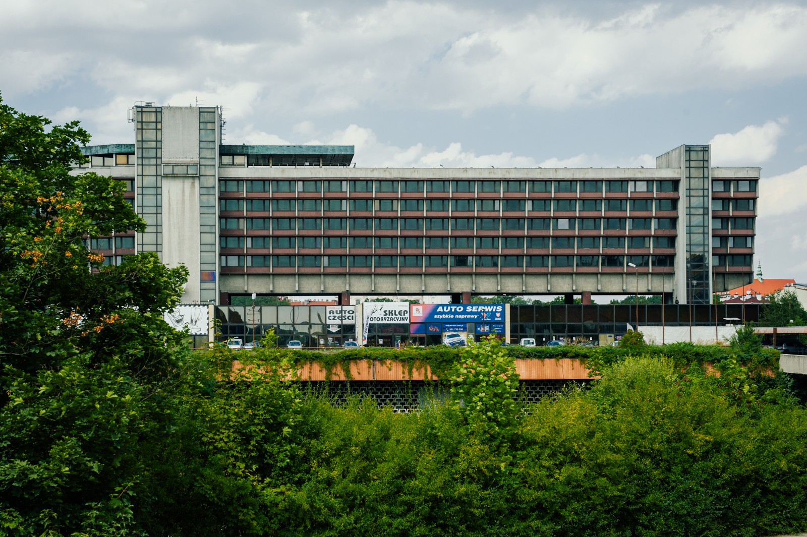 Co było, a nie jest. Przełomowy i przełamany – czego symbolem jest Hotel Forum w Krakowie?