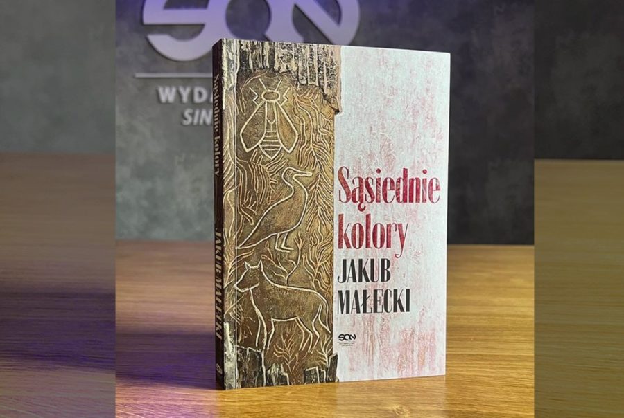 „Nie umiem uciec od własnej wrażliwości”. Jakub Małecki powraca z najnowszą powieścią.