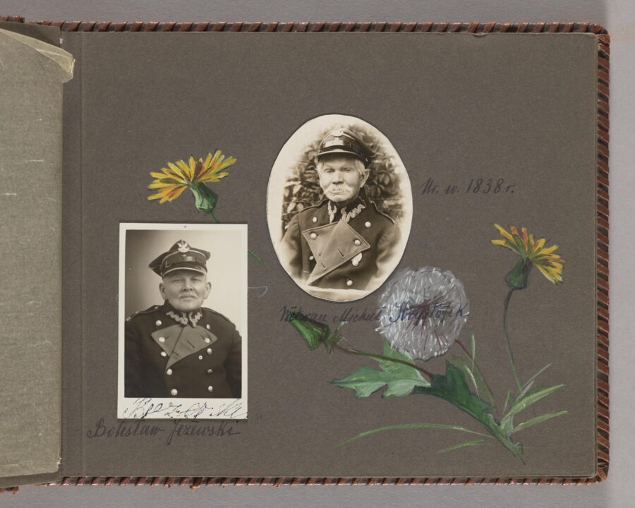 Świat wyobraźni i rozmyślania. Wystawa fotoalbumów  w Muzeum Warszawy