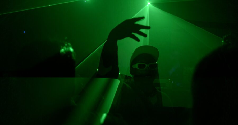 „Rave”: obraz polskiej kultury techno