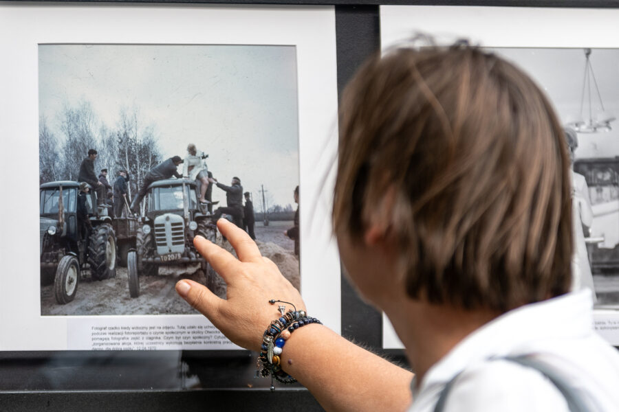 Fotoreportaż z polskich ulic, selfie i propaganda sukcesu. Fotografie Grażyny Rutowskiej