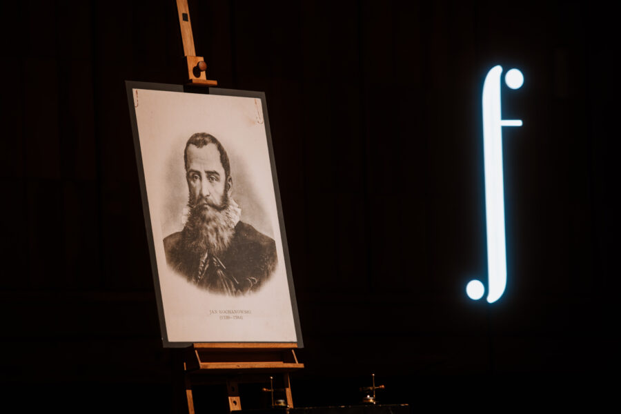 Jan Kochanowski: historyczny czy współczesny?